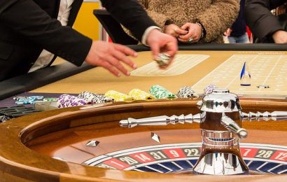 Texas Hold’em Tips for a Beginner to Beat a Pro